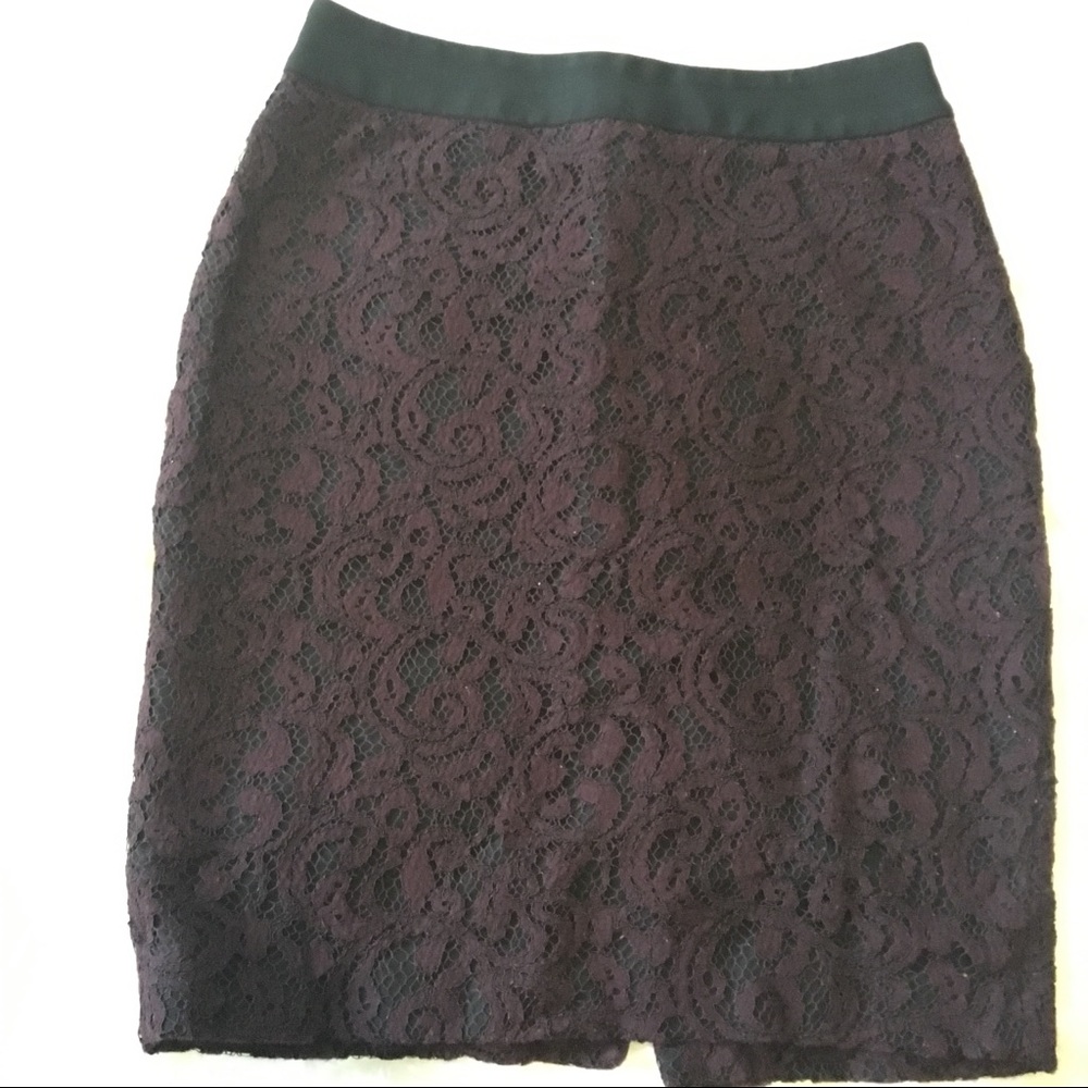 5/$25 // LOFT burgundy lace skirt